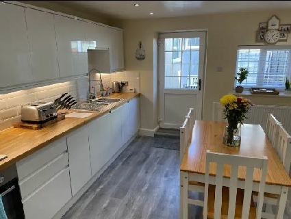 ST CHRISOPHER'S COTTAGE - Downstairs Kitchen/Diner