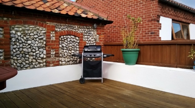 Anchor Cottage - Large Decking Area